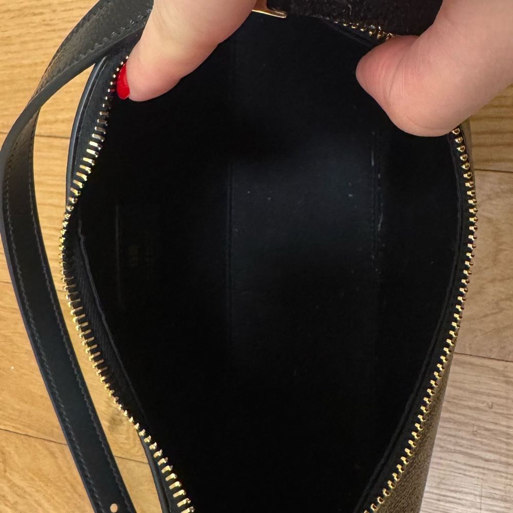 Givenchy Black Shoulder Bag with Gold Charm - Picture 4 of 8